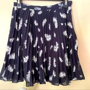 Alberto Makali womens pleated navy blue feather skirt size 4